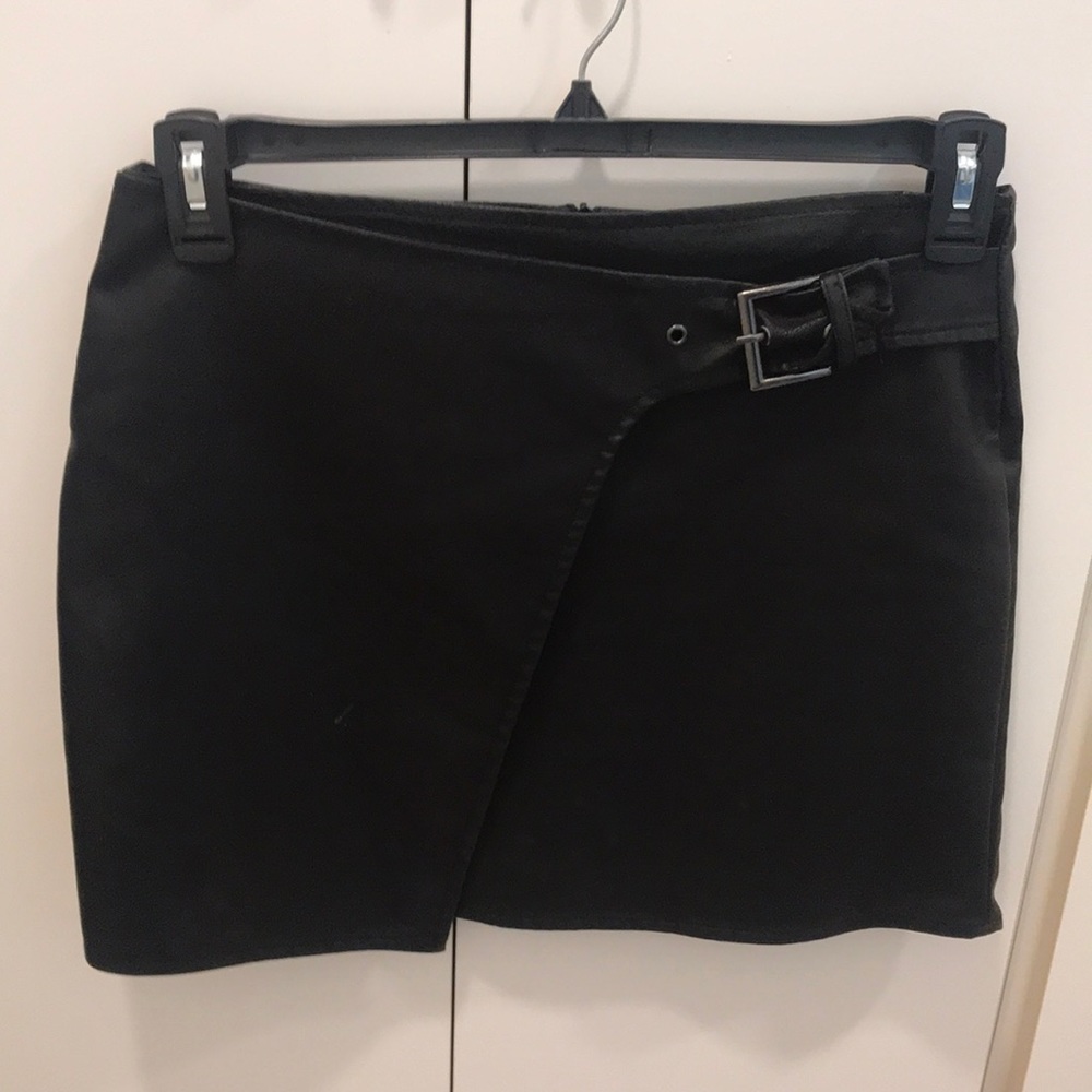 Black pleather mini skirt